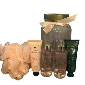 Luxury Velvet Rose and Peony Bath Set